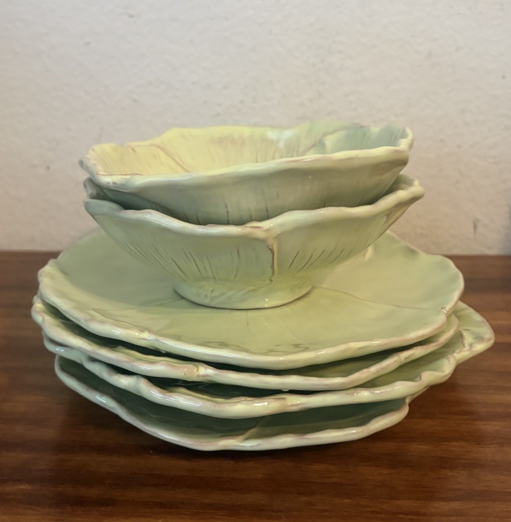 VIETRI Pottery Green Bellezza Bloom Celadon - SALAD PLATES & BOWLS - Lot of 6 VIETRI Pottery Green Bellezza Bloom Celadon - SALAD PLATES & BOWLS - Lot of 6