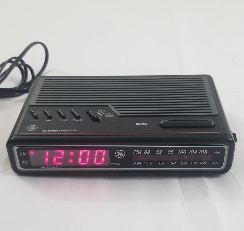 Vintage GE Digital Model 7-4614A Alarm Clock Radio AM/FM 1980s Black