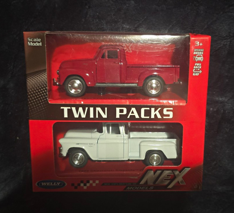 Welly NEX Models Twin Pack 1:34 Diecast Chevy 3100/Stepside 1953 1955