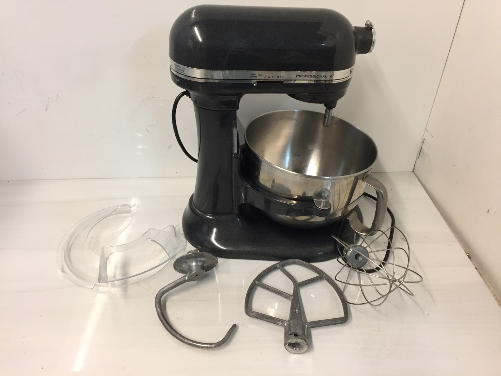 KitchenAid Professional 6 Series Bowl-Lift Stand Mixer 6-Quart Black (Pls Read)