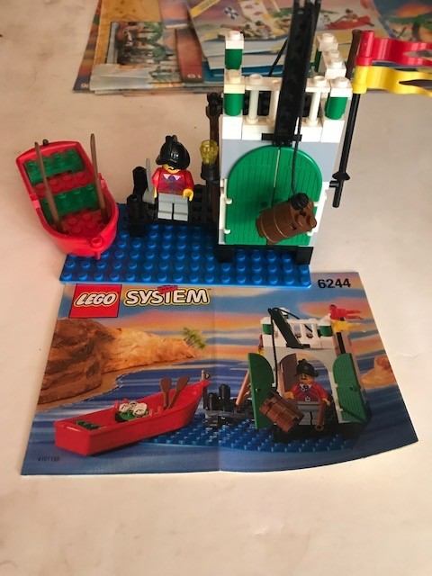 LEGO Pirates: Imperial Armada Sentry (6244) - Complete (No Box) LEGO Pirates: Imperial Armada Sentry (6244) - Complete (No Box)