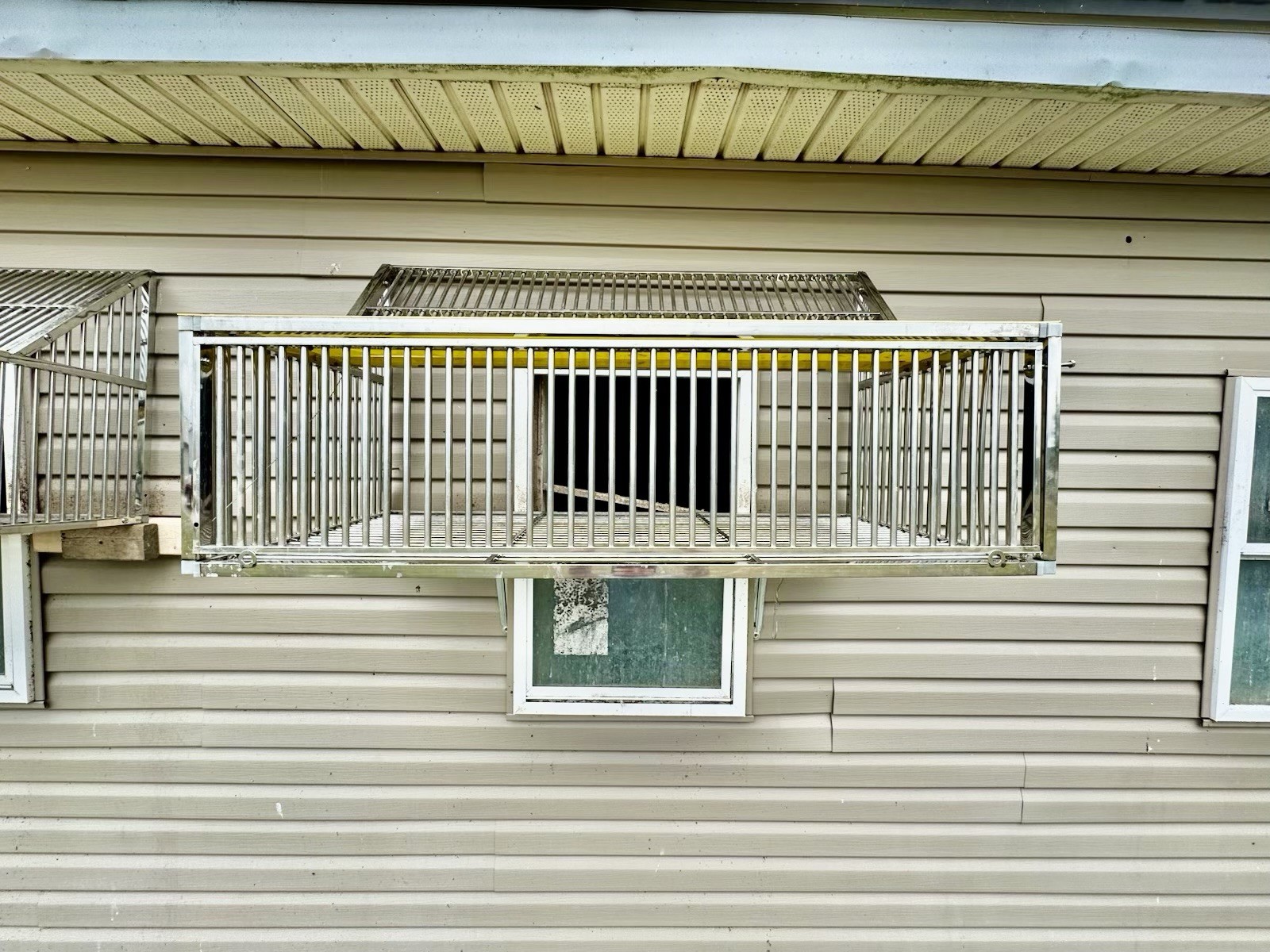 Stainless steel Racing Pigeon Sputnik Cage Fly Pen