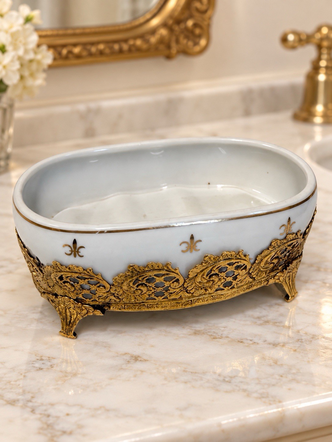 Vtg Matson 24K Gold Plated Porcelain Soap Dish Fleur de Lis Hollywood Regency