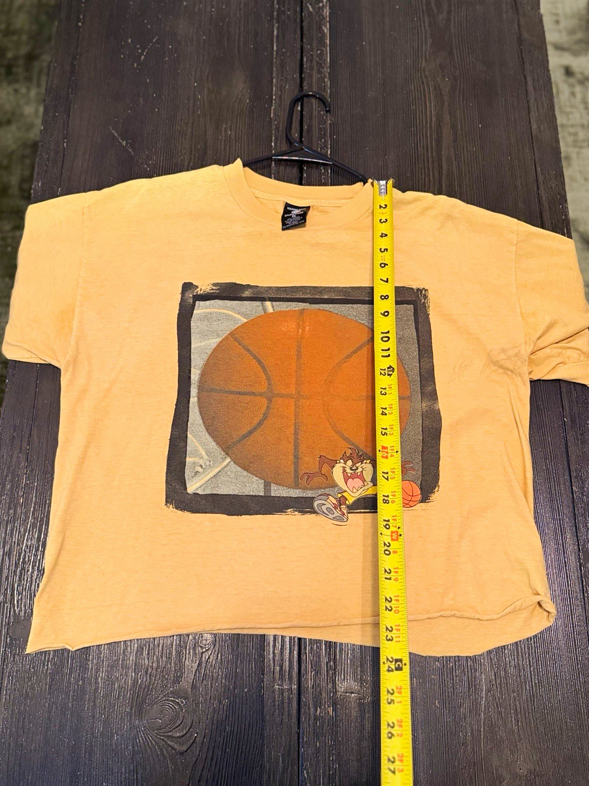 Vintage 90s Warner Bros Taz Basketball Graphic Tee XL Cropped Looney Tunes