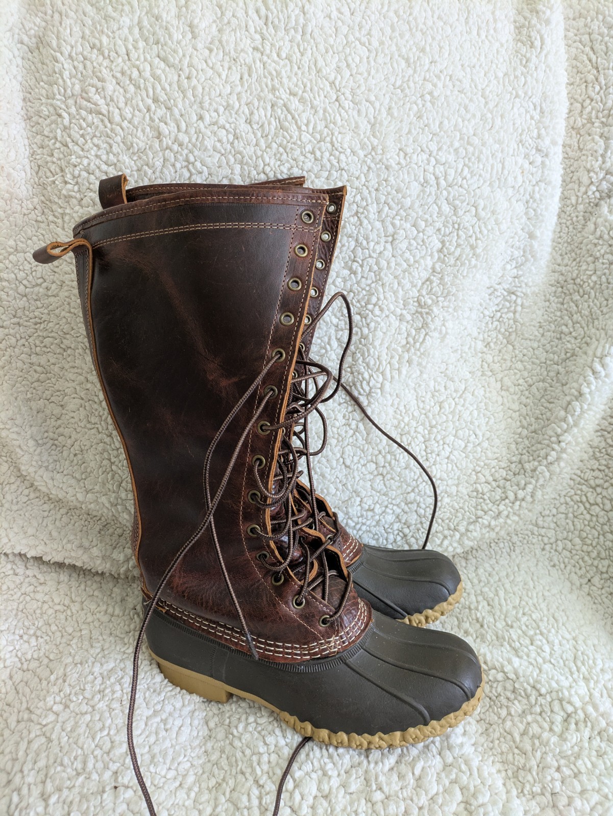 EUC LL BEAN Signature 16\