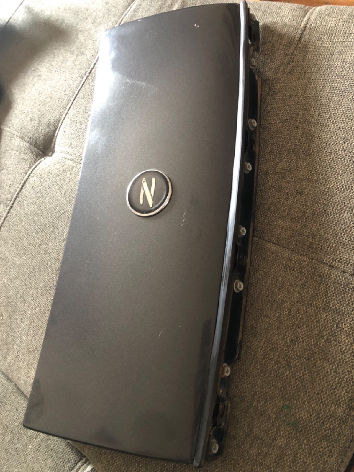 JDM OEM Nissan 300ZX Z32 Front Center Nose Panel – Z Emblem – 62889-40P00