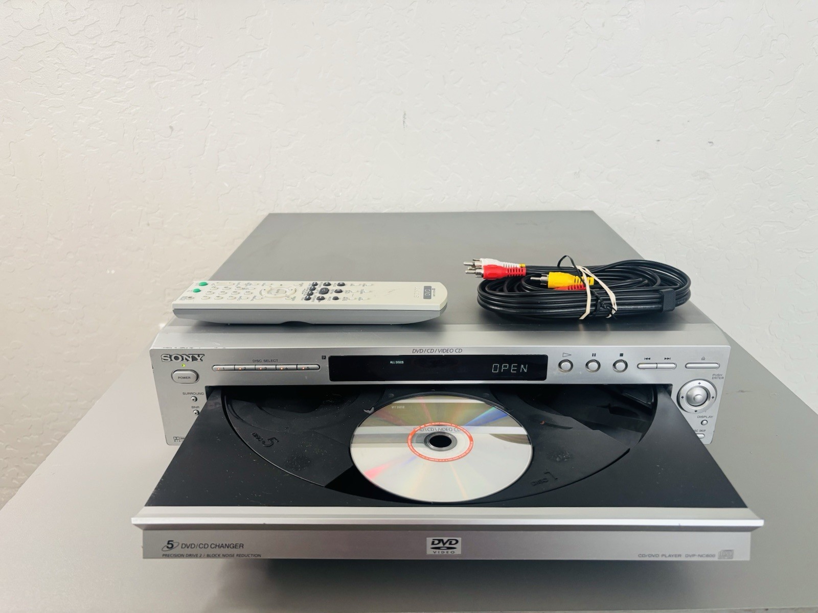 Sony DVP-NC600 5-Disc Carousel DVD CD Player Changer Tested With Remote Sony DVP-NC600 5-Disc Carousel DVD CD Player Changer Tested With Remote