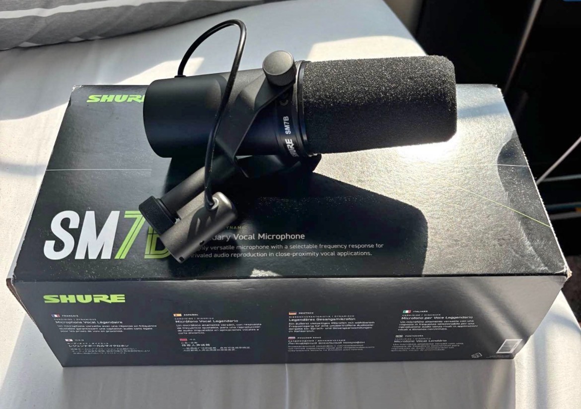Shure SM7B Cardioid Dynamic Vocal Microphone - Complete in Box Excellent