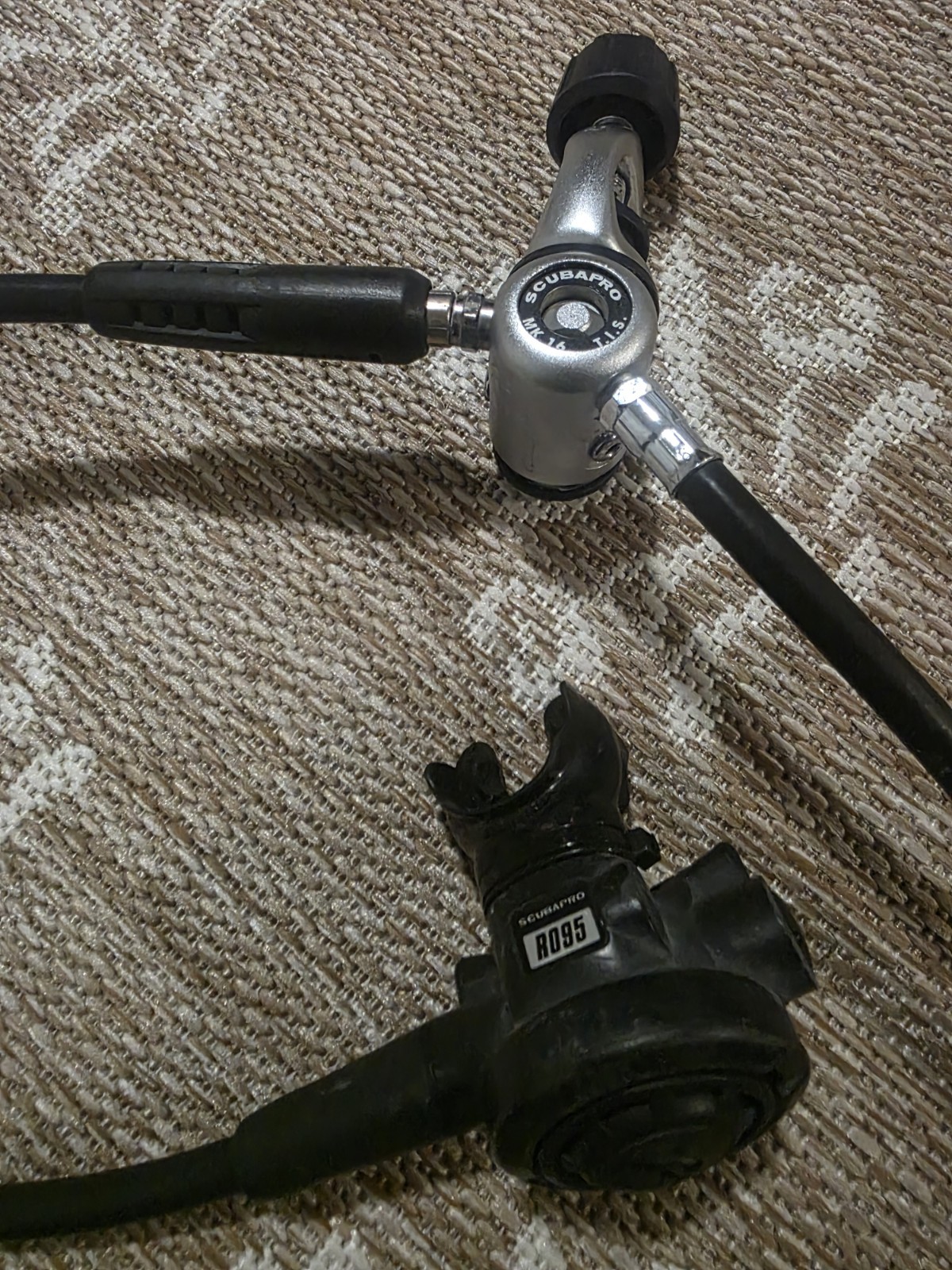 SCUBAPRO MK 16 TIS 1st Stage And R095 2nd Stage Regulator