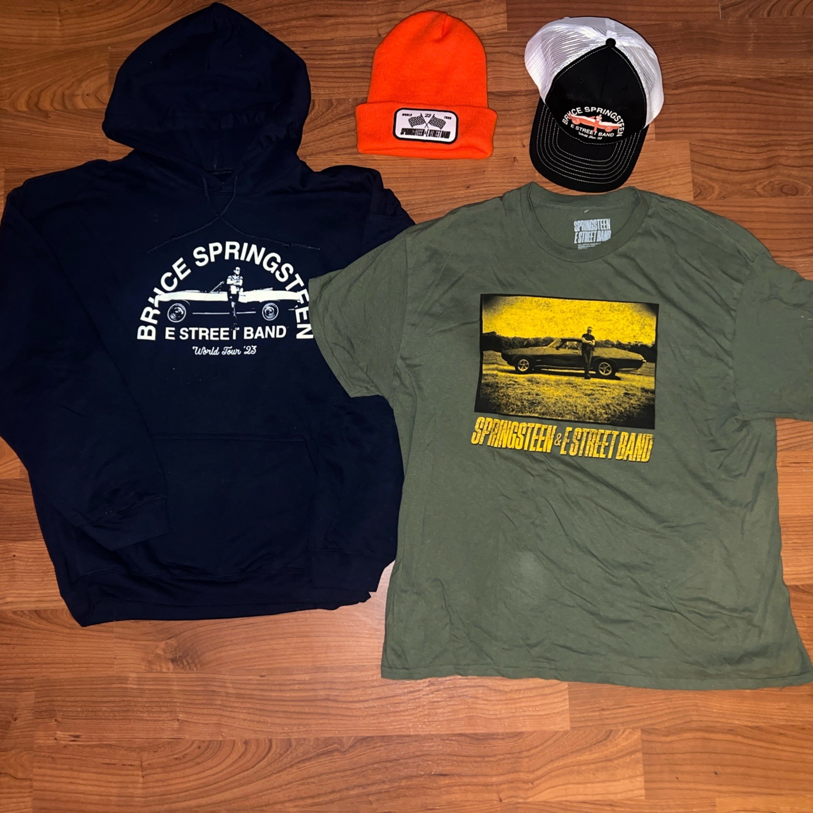 2023 Tour Bruce Springsteen & E Street Band XL Sweatshirt / T-Shirt / Hat Lot 2023 Tour Bruce Springsteen & E Street Band XL Sweatshirt / T-Shirt / Hat Lot