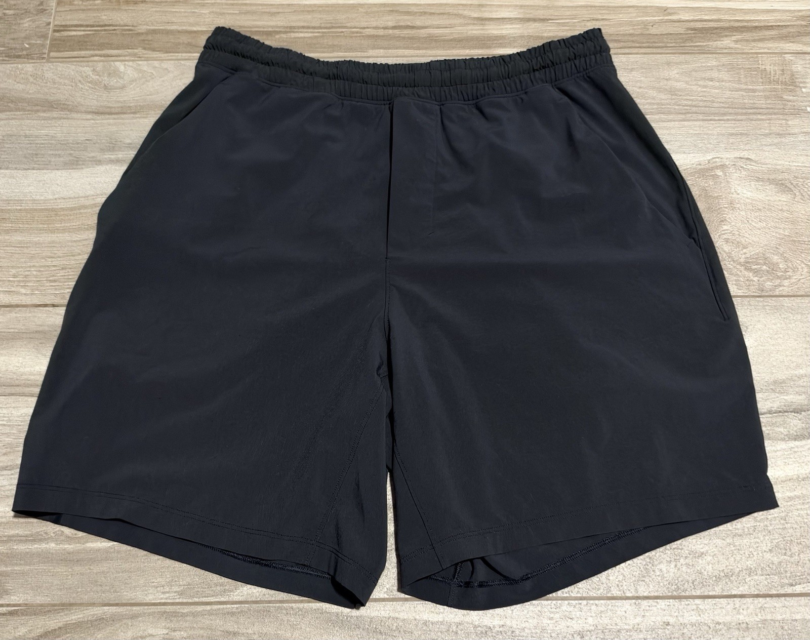 Size M - Lululemon Pace Breaker Linerless Short 7” LM7AA6S Black