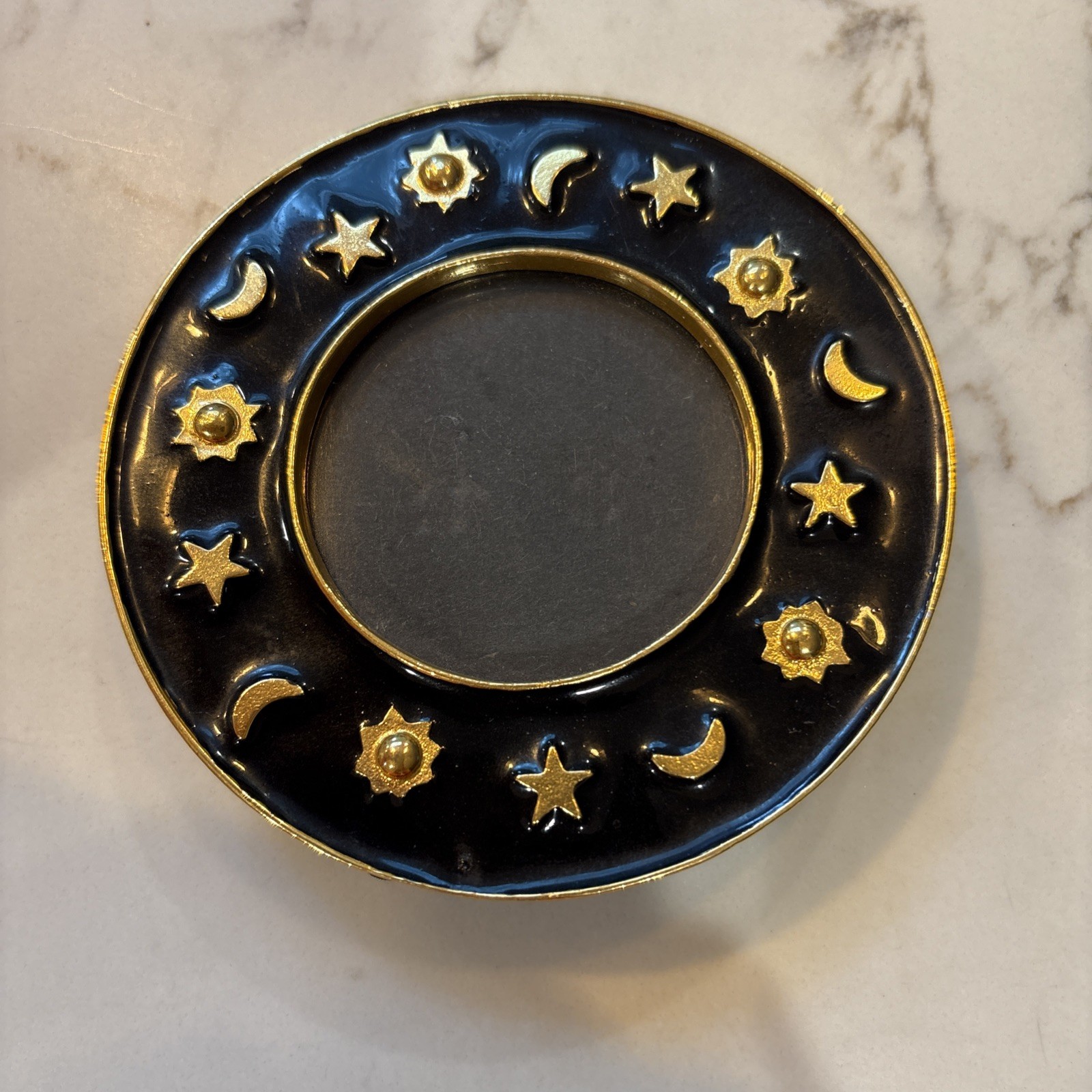 Vtg Mike & Ally Moon, Sun & Stars Gold & Black Enamel Round Photo Frame 4” EUC Vtg Mike & Ally Moon, Sun & Stars Gold & Black Enamel Round Photo Frame 4” EUC