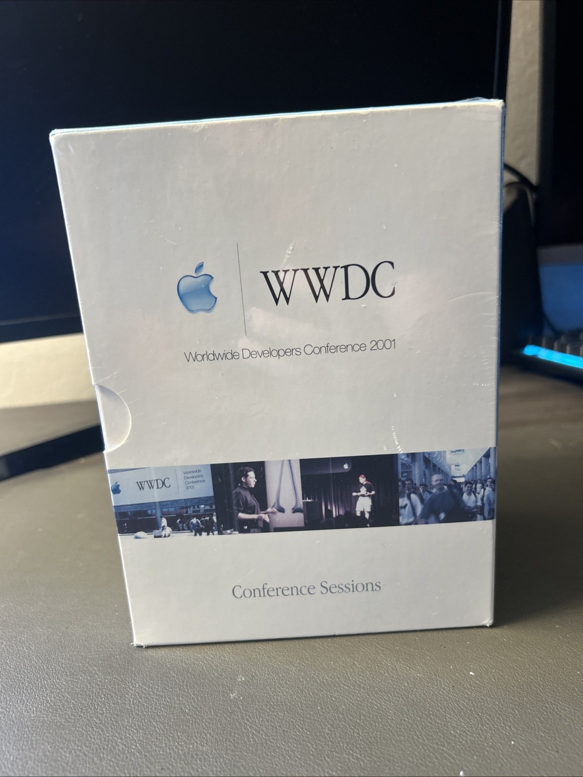 Apple WWDC 2001 Conference Sessions 7 DVD Box Set Ultra Rare OOP Apple WWDC 2001 Conference Sessions 7 DVD Box Set Ultra Rare OOP