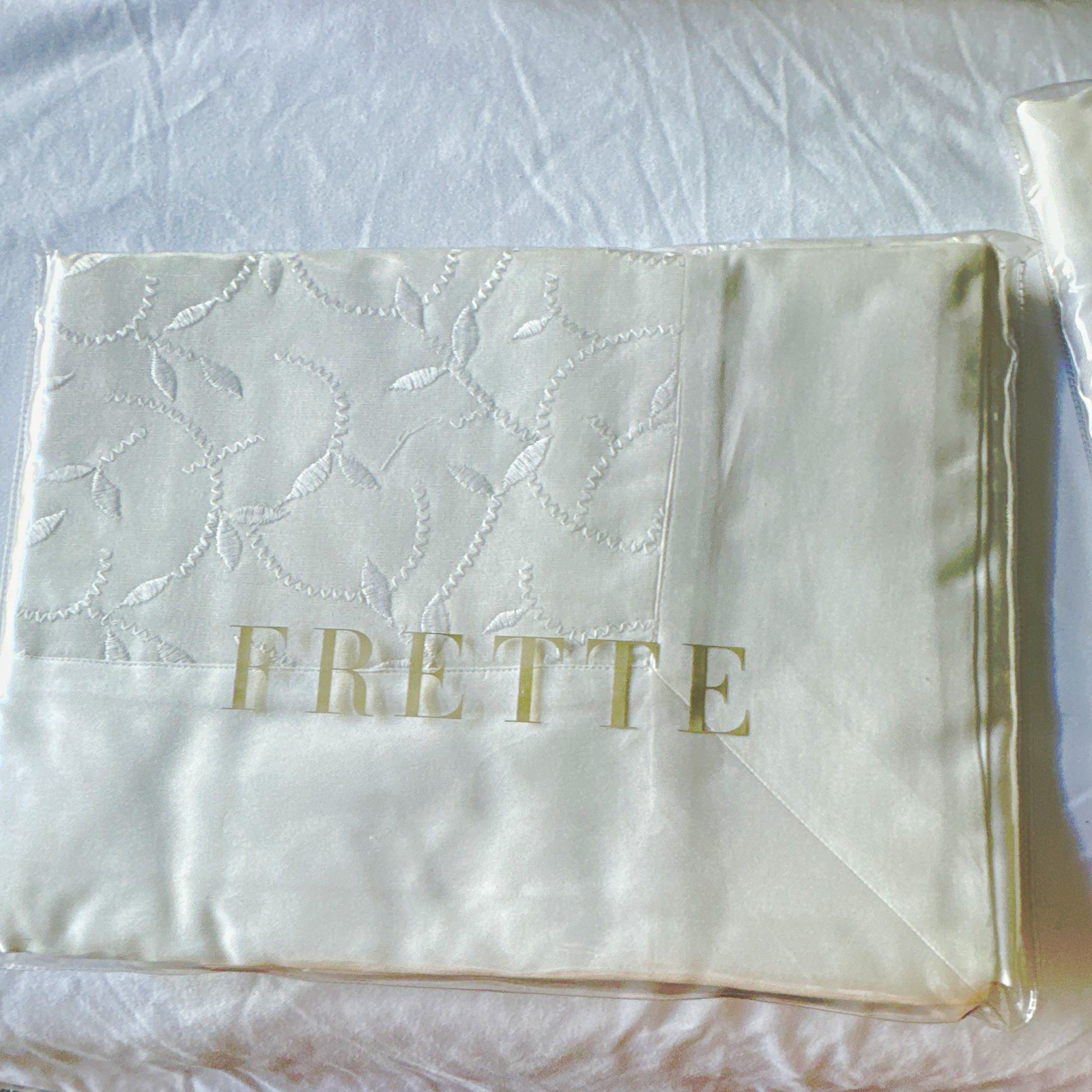 FRETTE Euro Foglioline Boudoir Embroidered Pillow Sham King White Retail $120 FRETTE Euro Foglioline Boudoir Embroidered Pillow Sham King White Retail $120