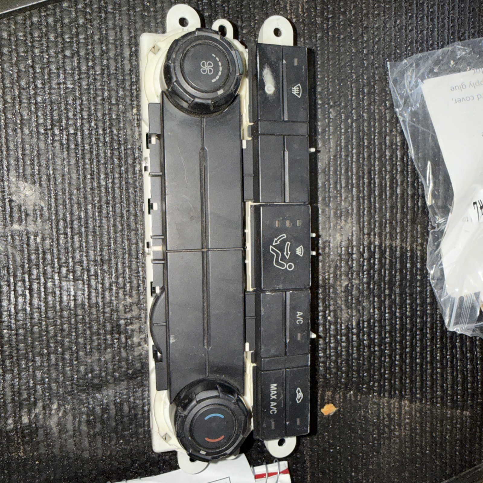 2011-2016 F-250 Heater A/C Temperature HVAC Climate Control Switch Unit OEM 2011-2016 F-250 Heater A/C Temperature HVAC Climate Control Switch Unit OEM
