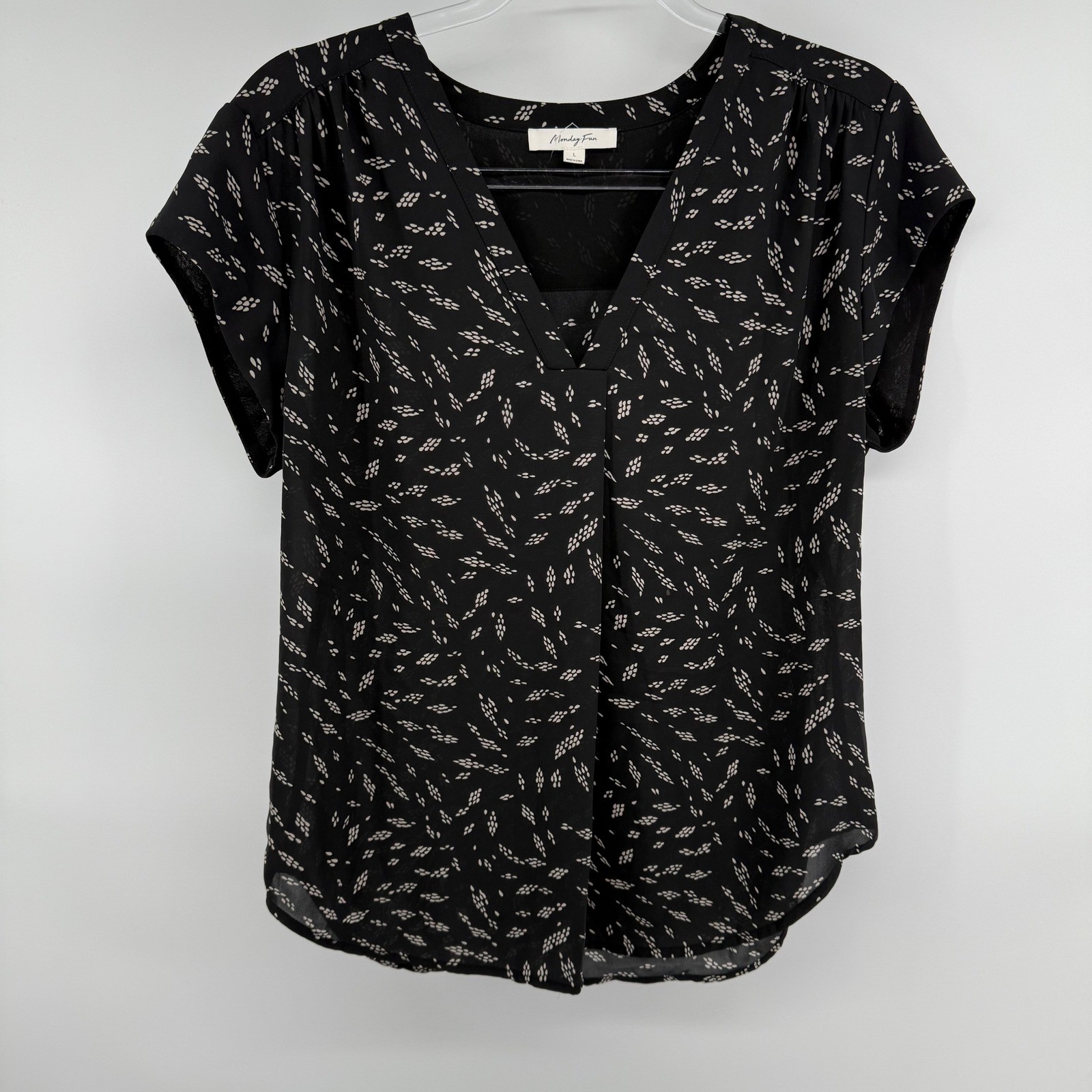 Monday Fun Womens Black Geometric Print V-Neck Short Sleeve Blouse Large