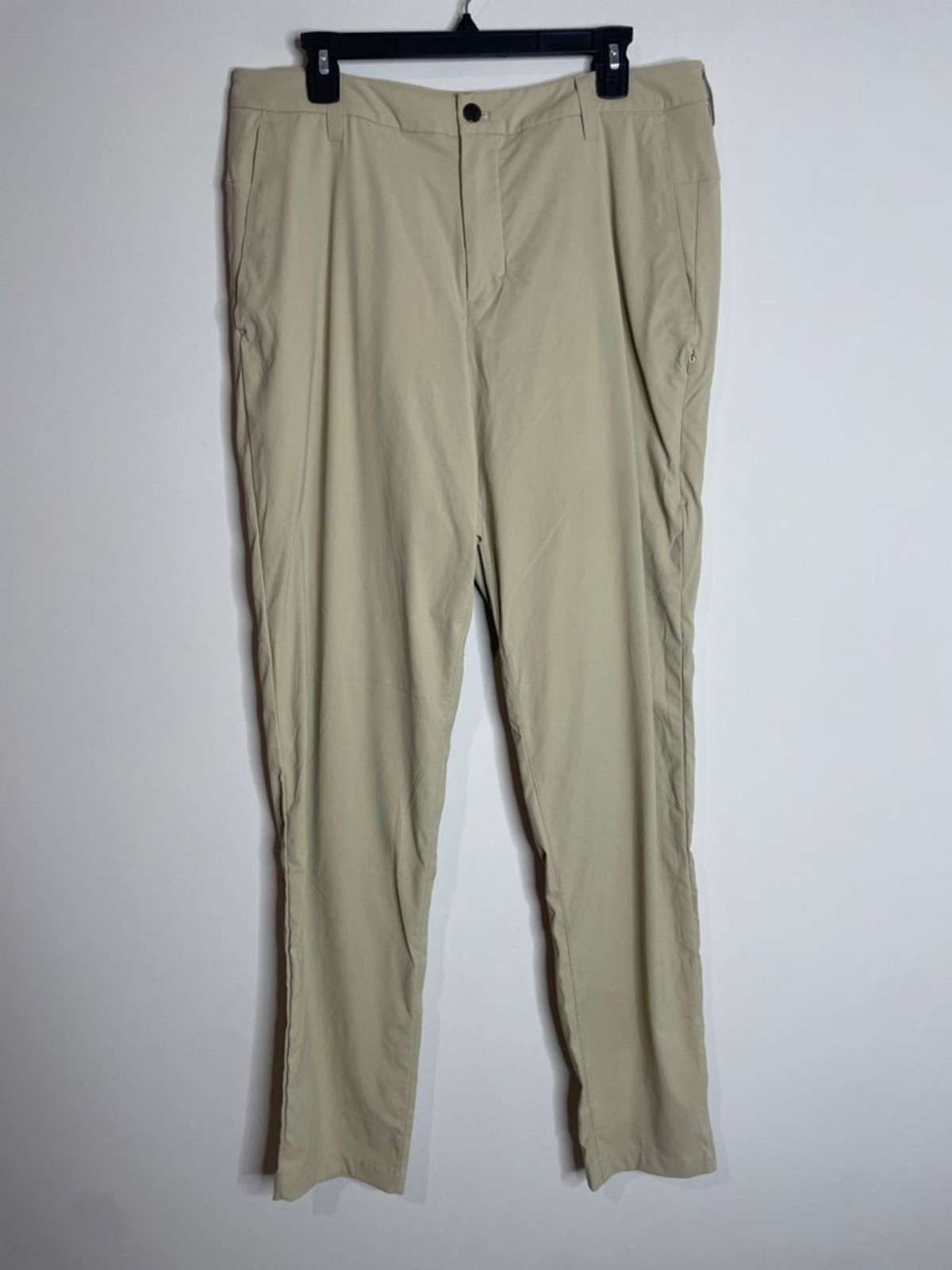 Lululemon Men’s Beige Dress Pants Size 35 Lululemon Men’s Beige Dress Pants Size 35