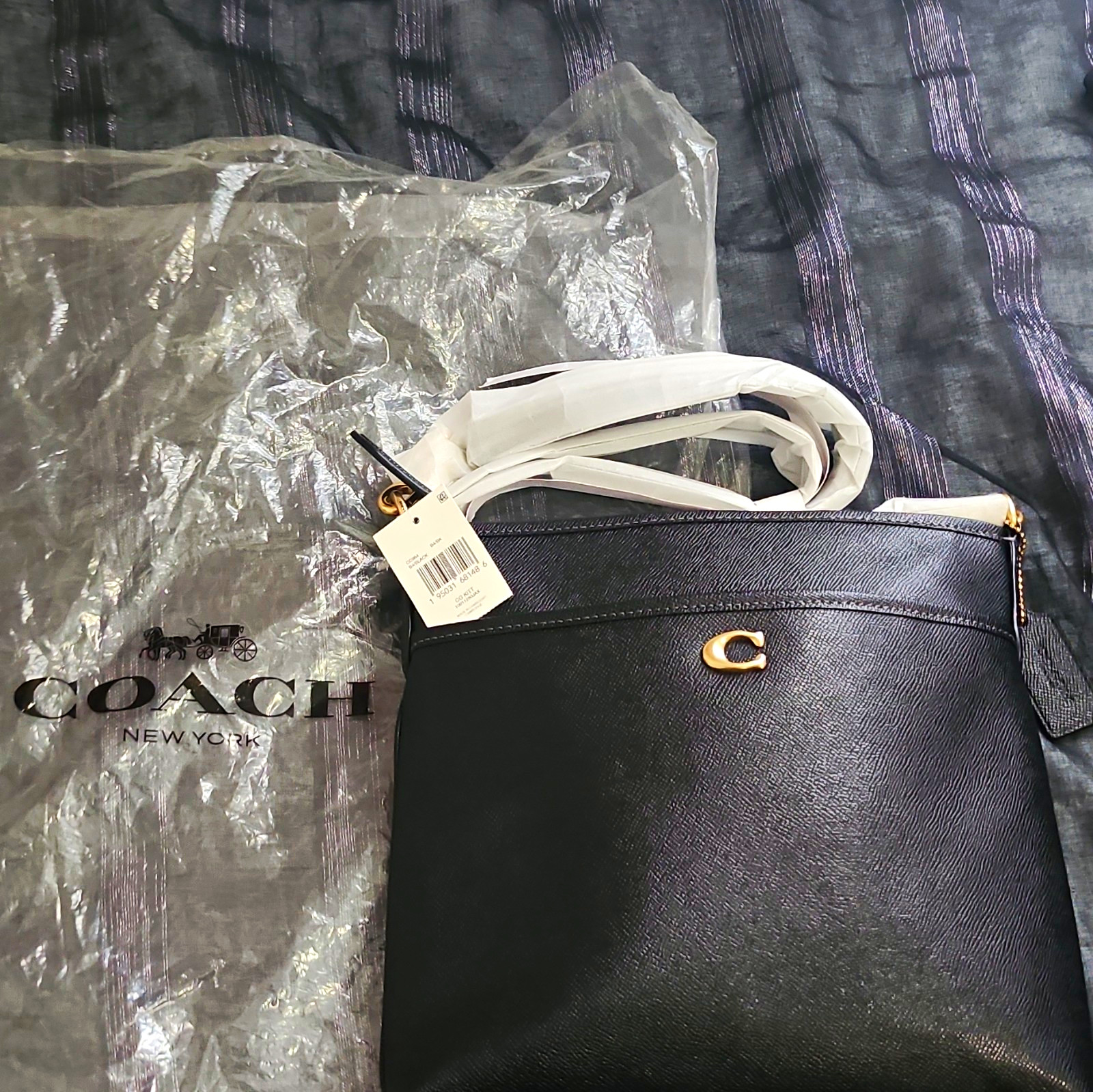 Coach Women’s Black Kitt Messenger Crossbody Bag w Brass Logo & Detachable Strap