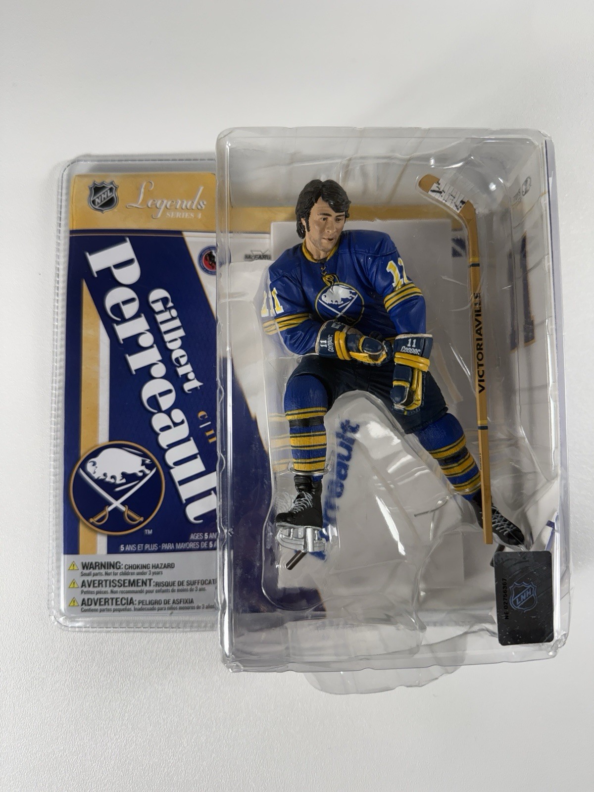 McFarlane NHL Legends Series 4 Gilbert Perreault #11 Buffalo Sabres 2006 (READ)