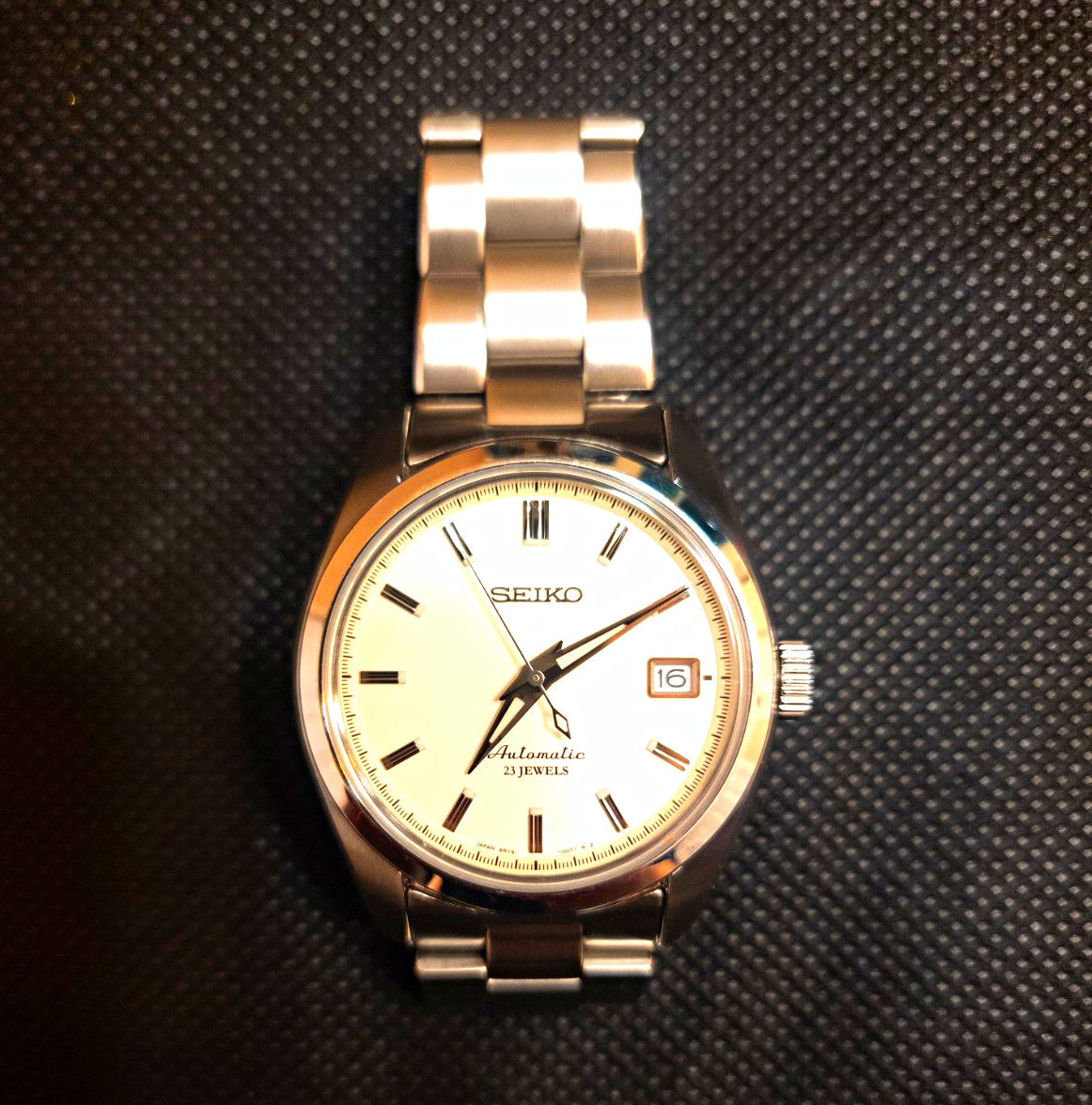 Seiko Automatic 23J White Dial 40mm Stainless Steel Bracelet 100m Date