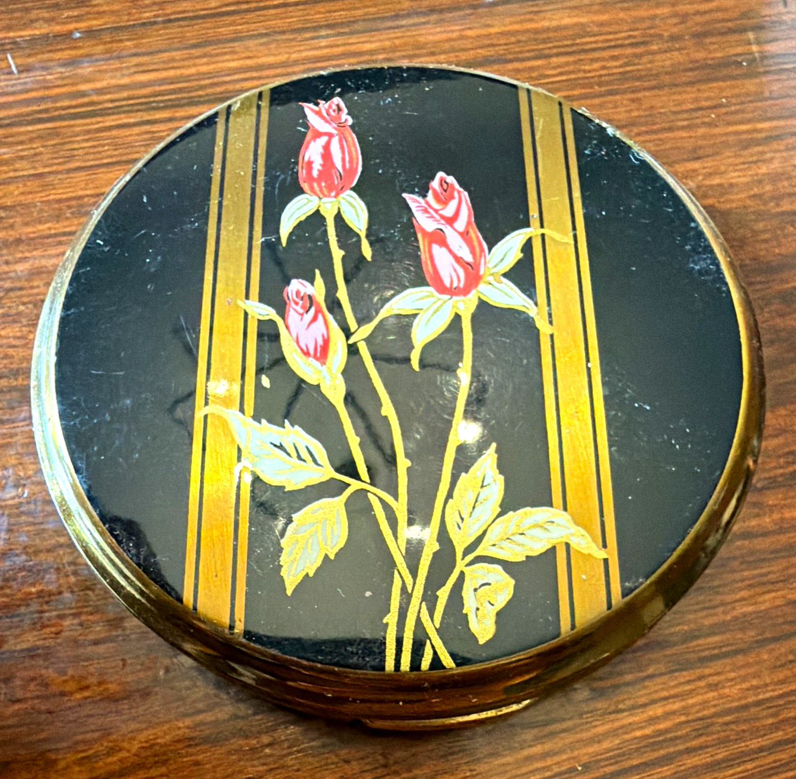 Mascot Vintage Round Powder Compact w/ Mirror Black & Gold Rose Floral Design Mascot Vintage Round Powder Compact w/ Mirror Black & Gold Rose Floral Design