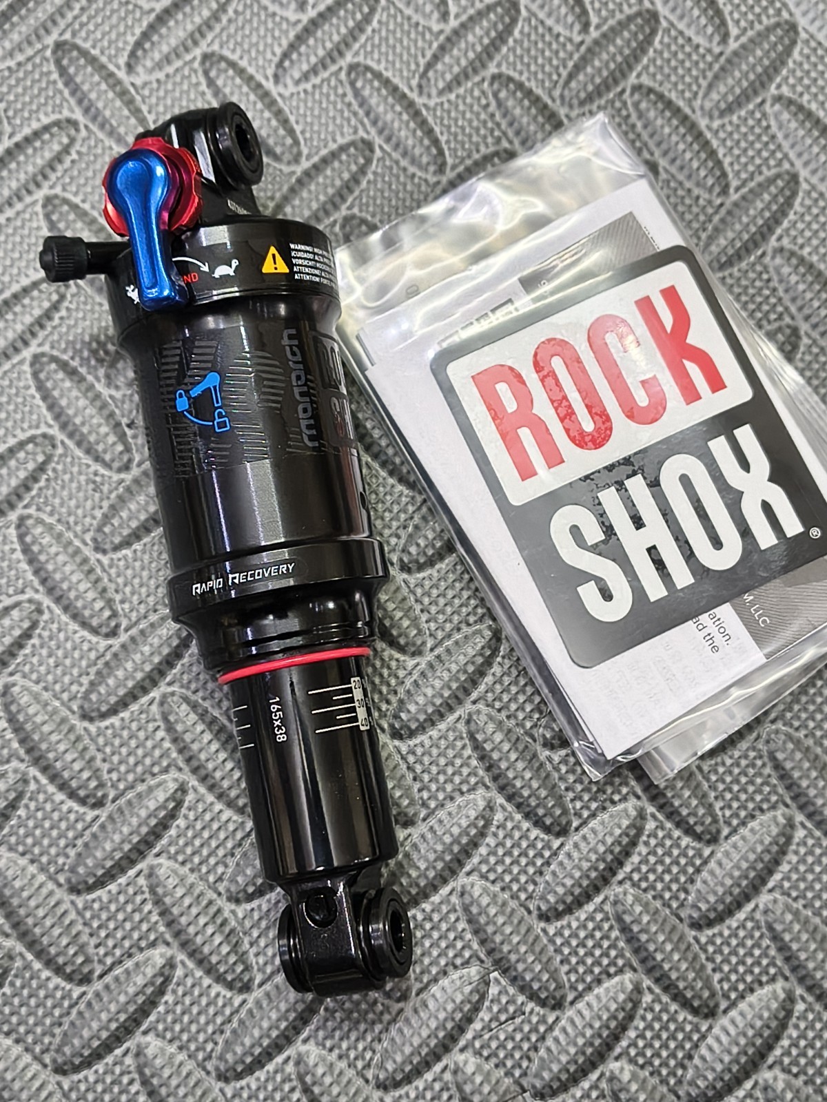 Rockshox Rear Shock Monarch RL 165 x 38mm 6.5 x 1.5 Rockshox Rear Shock Monarch RL 165 x 38mm 6.5 x 1.5