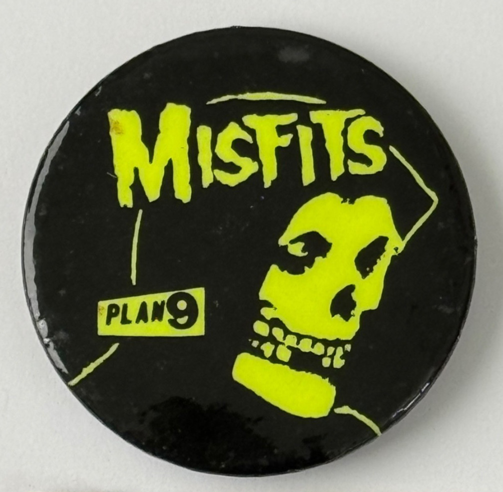 Original Misfits Fiend Club Plan 9 Promo Badge / Pin / Button Danzig Samhain Original Misfits Fiend Club Plan 9 Promo Badge / Pin / Button Danzig Samhain