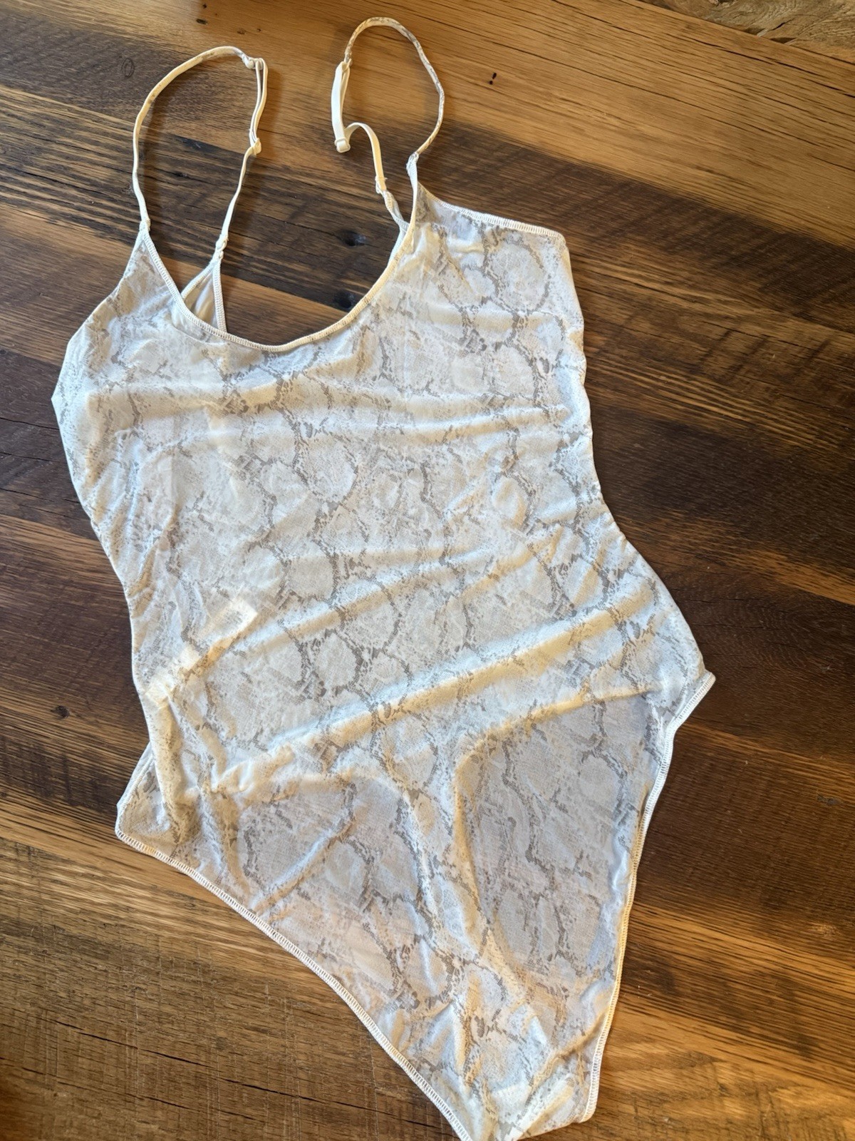 New SKIMS Milky Sheer Bodysuit In Stone Pastel Snake Print Size M NWT
