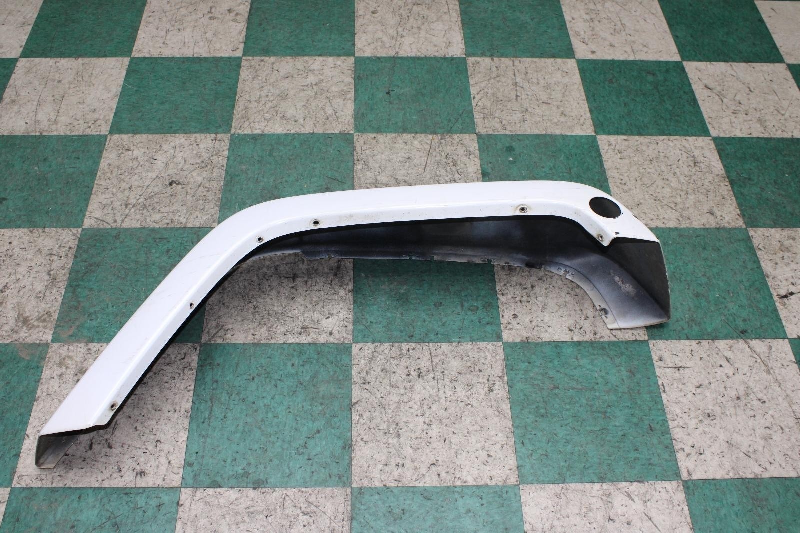 07-17 Wrangler *SCUFFS* White Front Passenger Right RH Fender Flare Molding OEM
