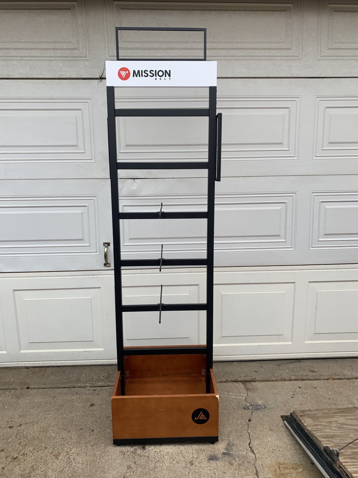 RETAIL STORE FIXTURE DISPLAY RACK TWO SIDED W/ ADJUSTABLE HOOKS WOODEN BASE NIB RETAIL STORE FIXTURE DISPLAY RACK TWO SIDED W/ ADJUSTABLE HOOKS WOODEN BASE NIB