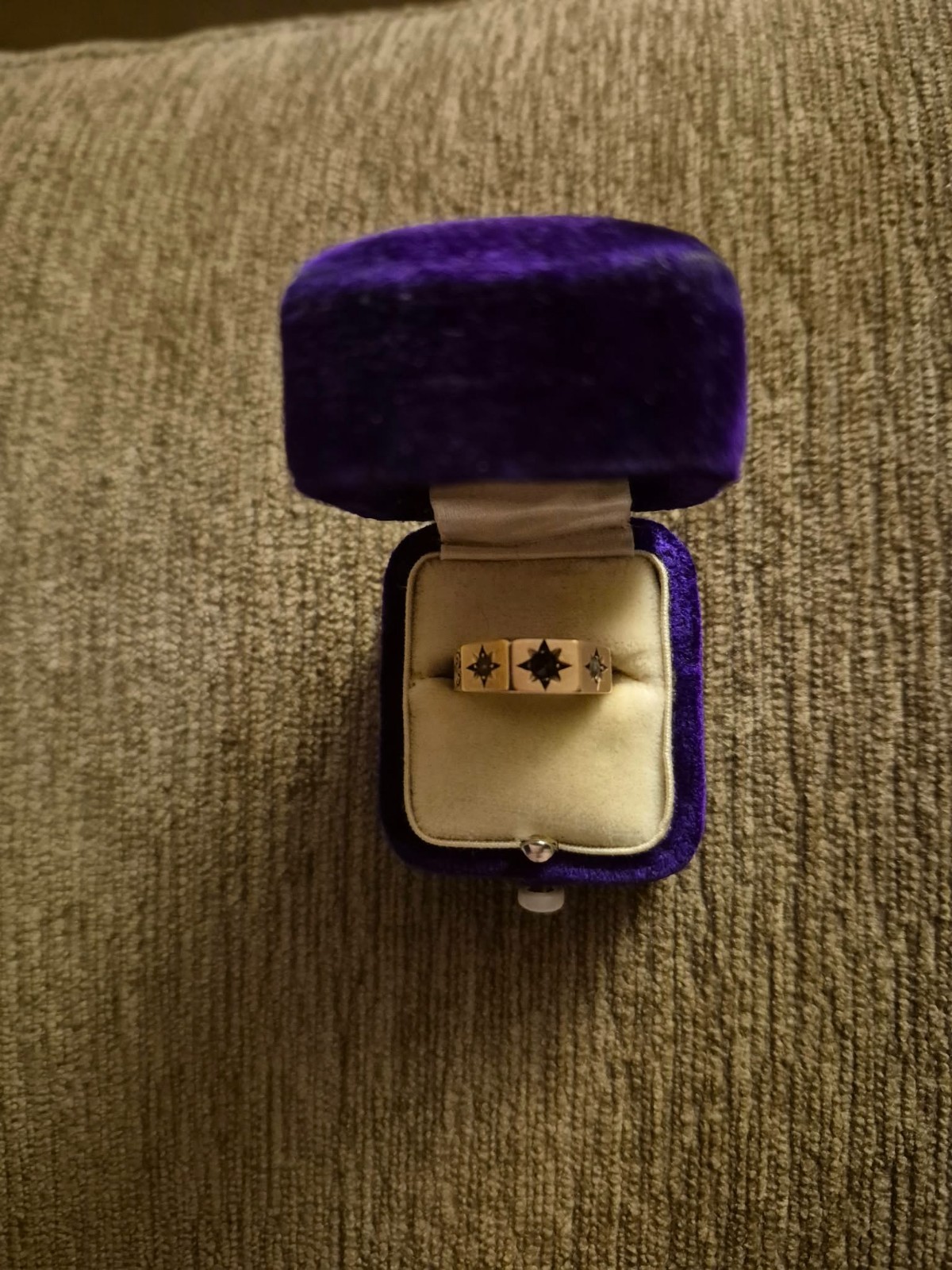 Antique 10K Gold Gypsy Star Set Signet Ring Vintage D.J. Brown Oshawa Box Antique 10K Gold Gypsy Star Set Signet Ring Vintage D.J. Brown Oshawa Box