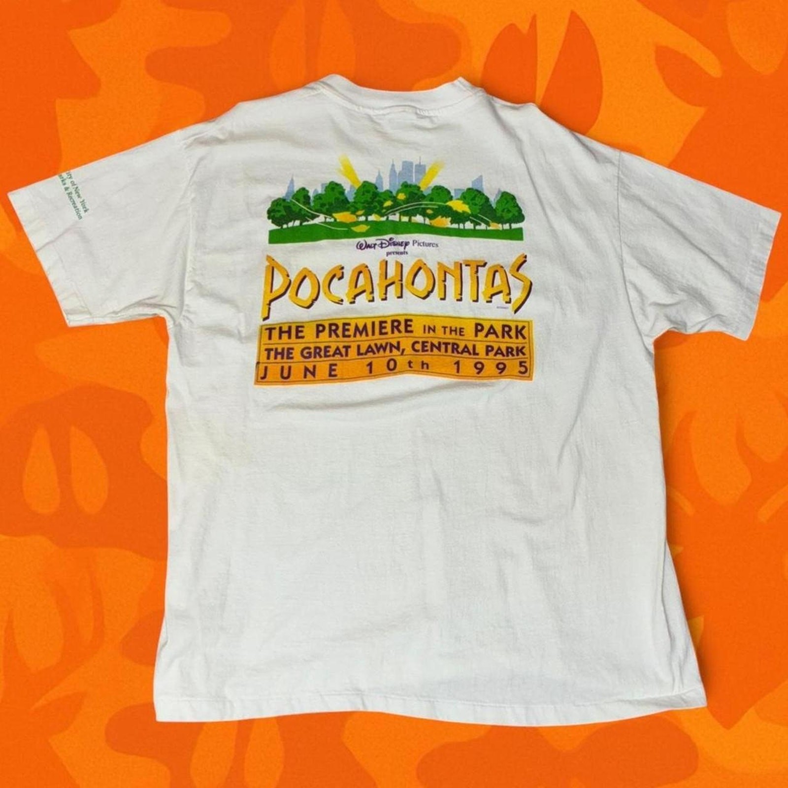 Vintage 1995 Disney Pocahontas NYC Central Park Premiere Twin Towers T-Shirt Vintage 1995 Disney Pocahontas NYC Central Park Premiere Twin Towers T-Shirt