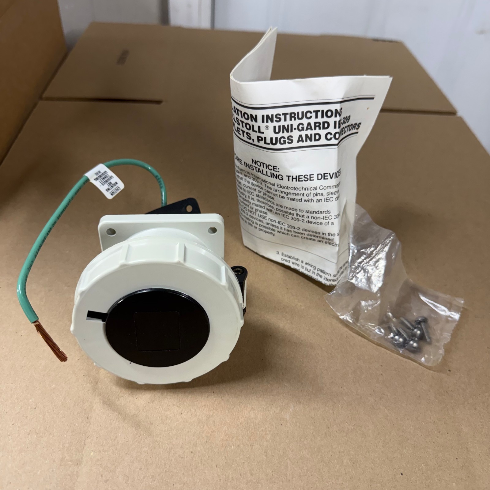 RS430R5W Russellstoll Uni-Gard Watertight Receptacle 30A 600VAC 3PH 3P4W NOS RS430R5W Russellstoll Uni-Gard Watertight Receptacle 30A 600VAC 3PH 3P4W NOS