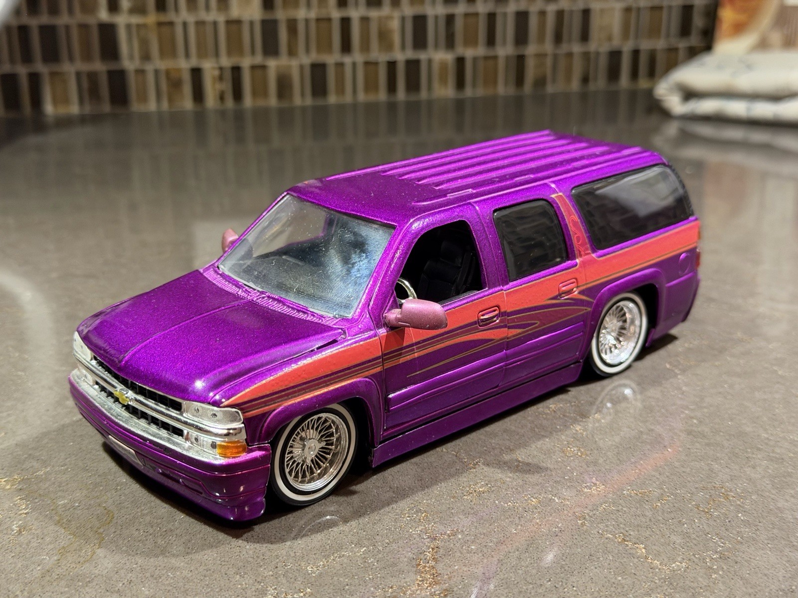 RARE Jada Toys Street Low 1:24 2000 Chevy Suburban Lowrider RARE Jada Toys Street Low 1:24 2000 Chevy Suburban Lowrider