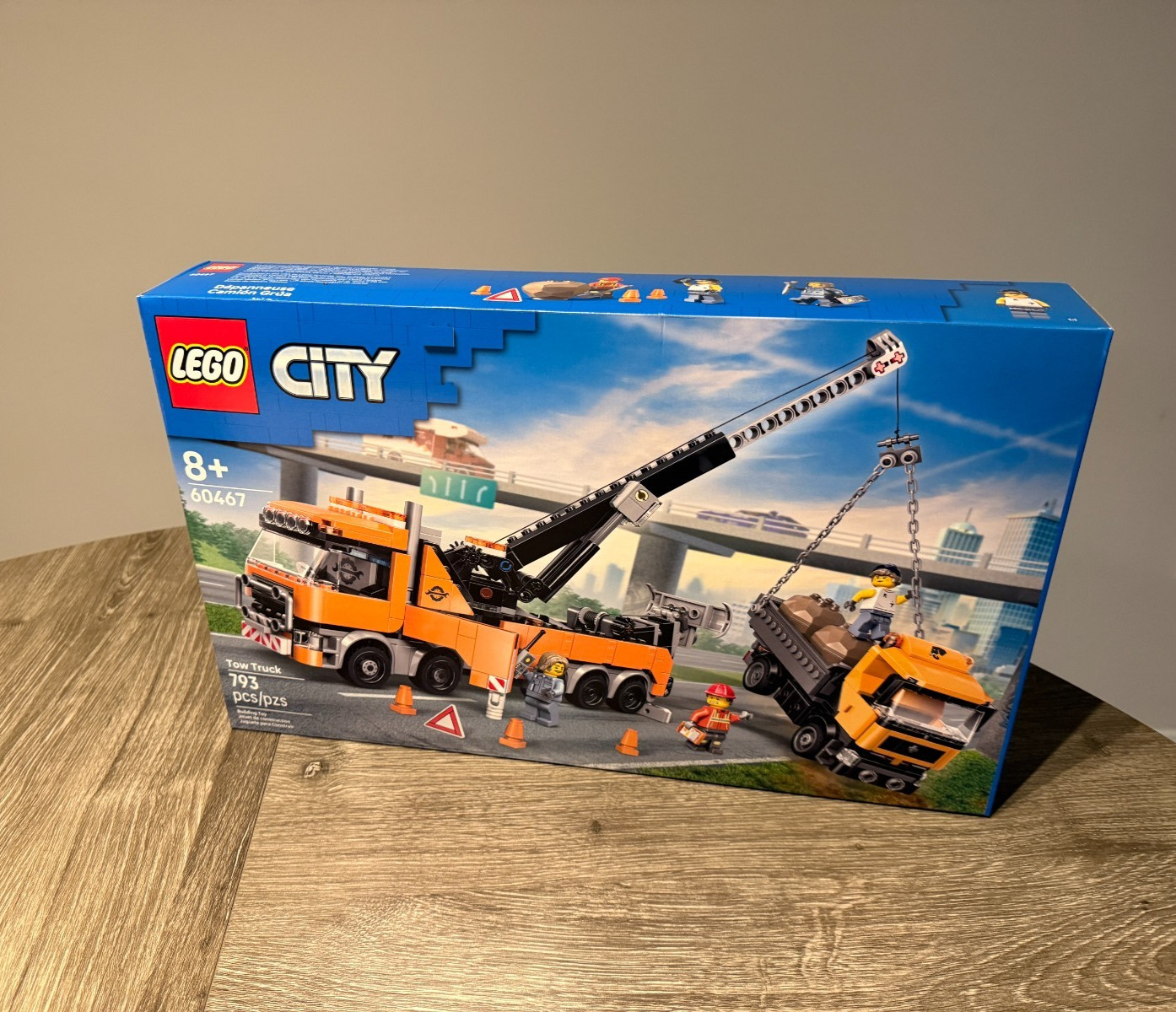 LEGO City Heavy-Duty Recovery Tow Truck with Crane Complete Set 793 Piece(60467)