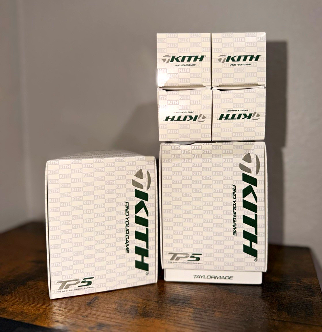 TaylorMade x Kith TP5 Tour Preferred Golf Balls 12 Pack 2024 TaylorMade x Kith TP5 Tour Preferred Golf Balls 12 Pack 2024