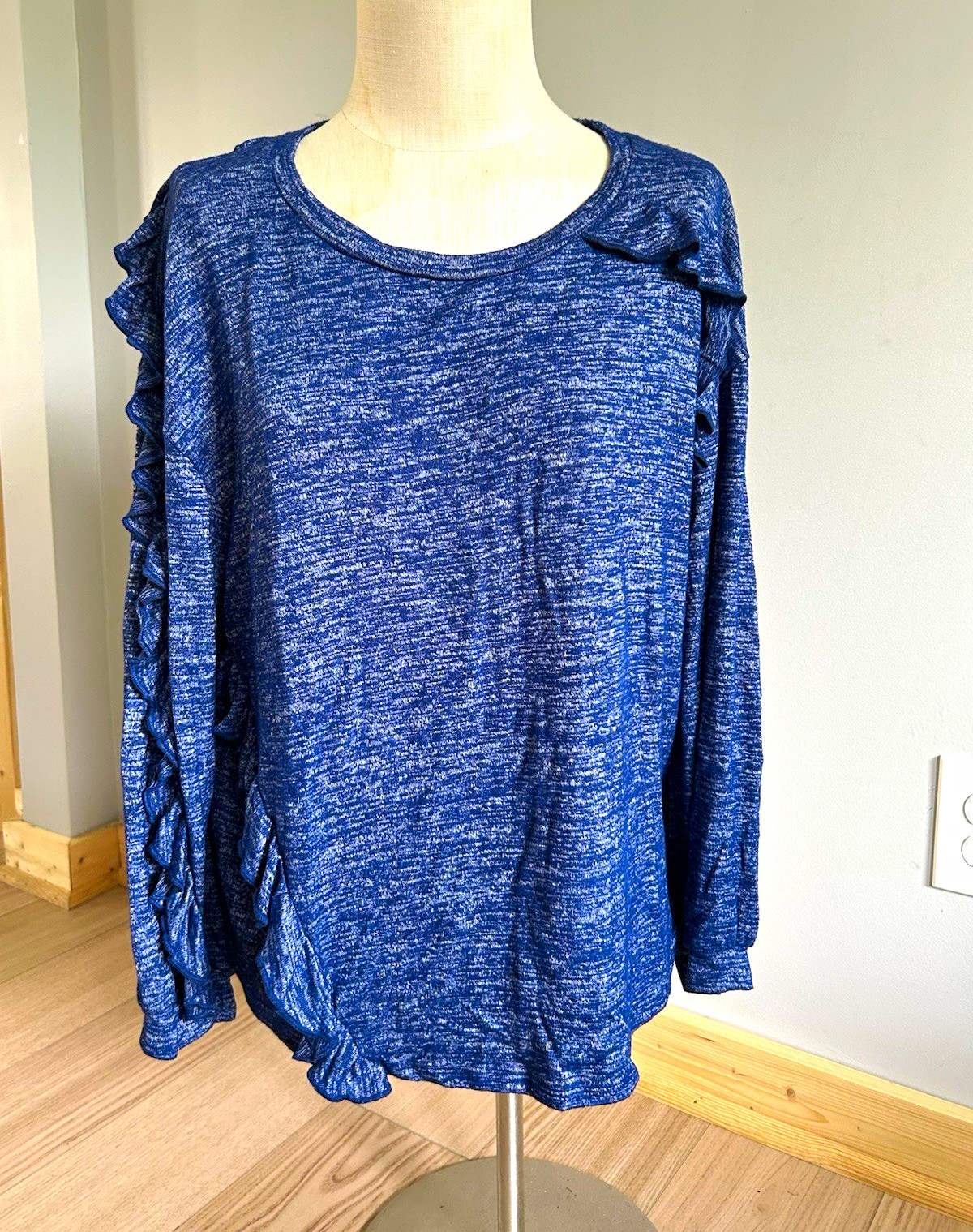Vintage America Blue Heathered Round Neck Ruffle Long Sleeve Knit Top XL Vintage America Blue Heathered Round Neck Ruffle Long Sleeve Knit Top XL
