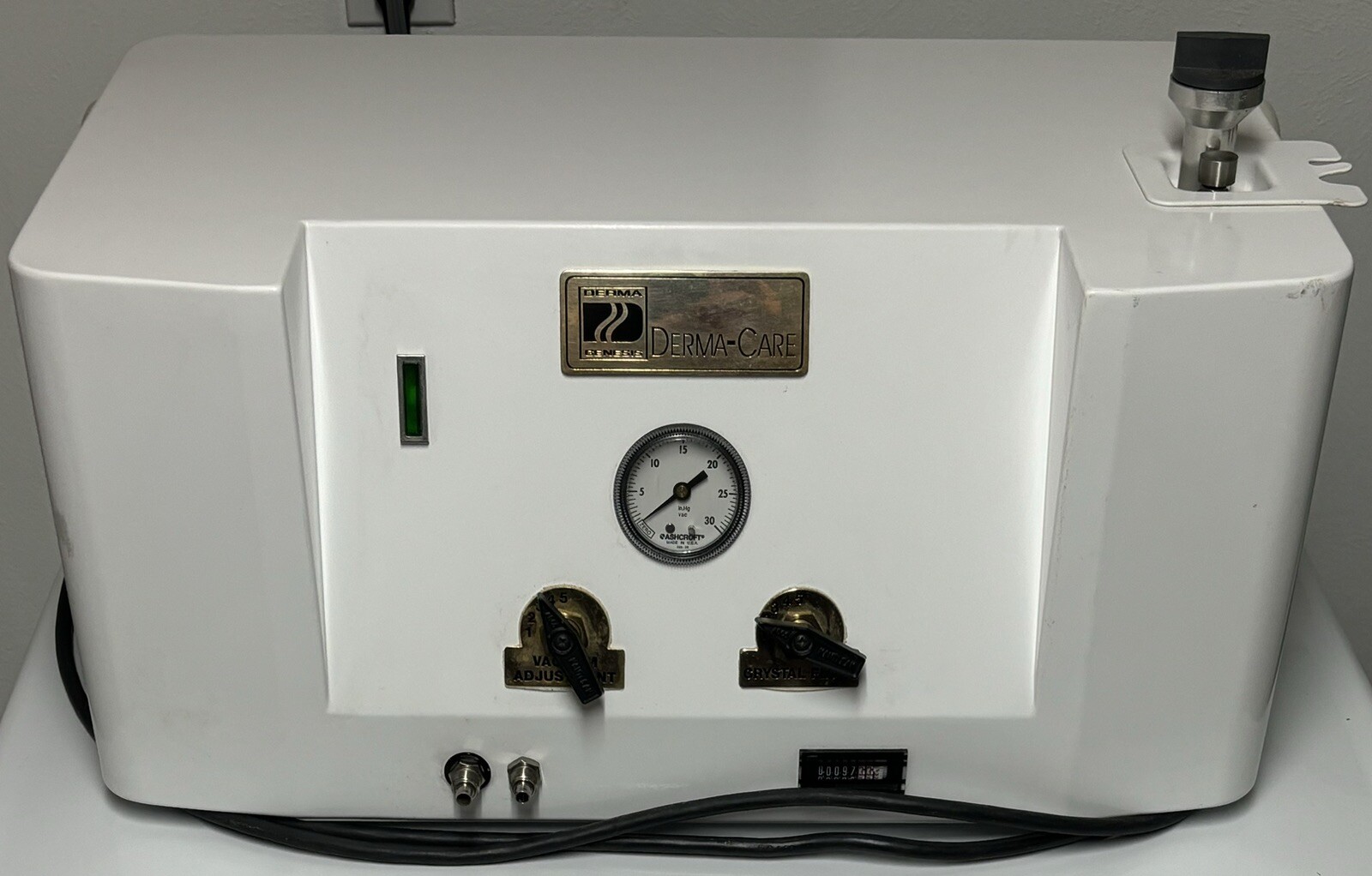 AS-IS/FOR PARTS-Derma Genesis- Microdermabrasion System-DC-3186-“9733 Counter”
