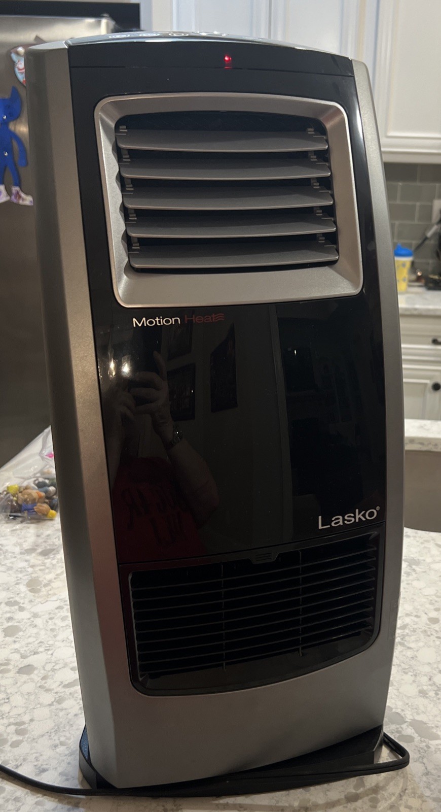 Lasko CC23160 Motion Heat Whole Room Ceramic 3 Speed 1500/Watt Comforting Warmth