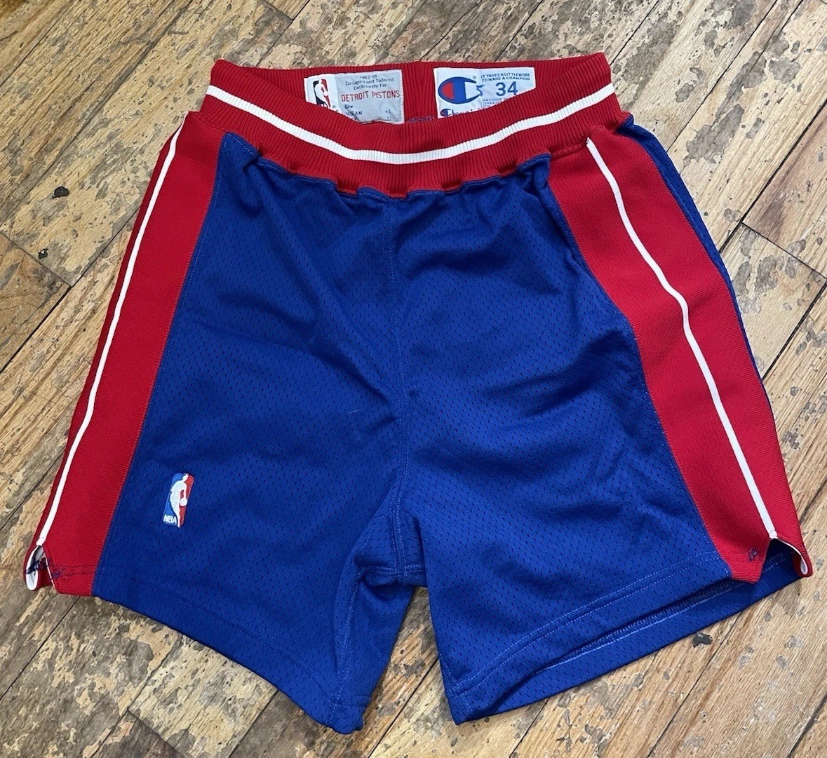 Vintage 92-93 Detroit Pistons Champion Team Issued Shorts Darrell Walker Size 34 Vintage 92-93 Detroit Pistons Champion Team Issued Shorts Darrell Walker Size 34