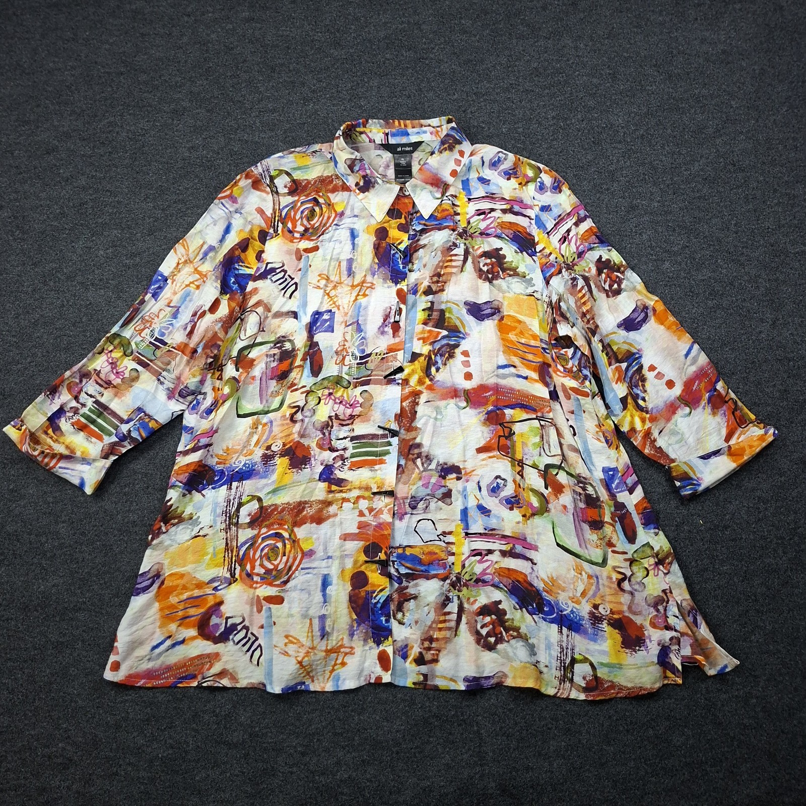 Ali Miles Get Up & Have Fun Abstract 3/4 Sleeve Toggle Buttons Tunic Top Size L