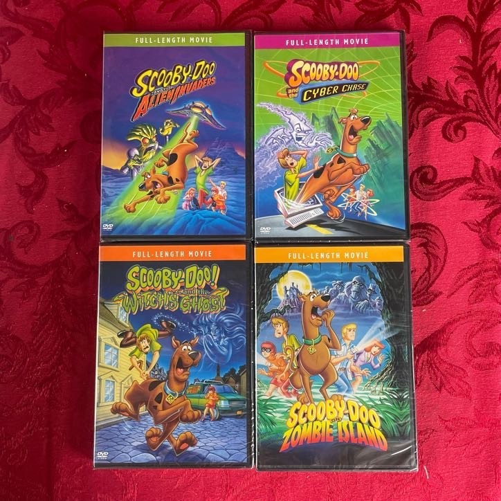 SCOOBY-DOO: Alien Invasion, Cyber Chase, Witch\'s Ghost, Zombie Island (4 DVD)