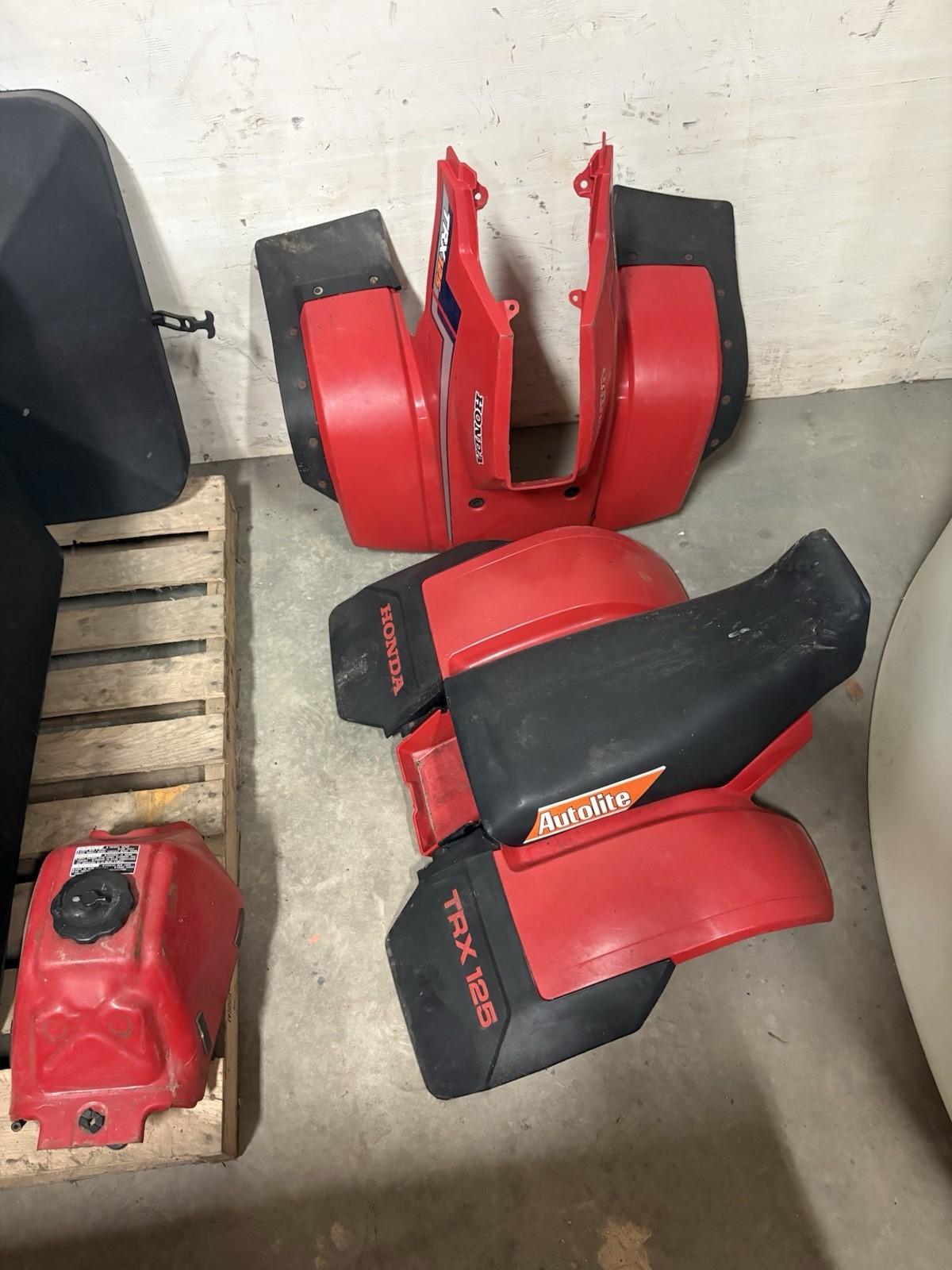 RARE 1985 Honda TRX125 ATC, SEAT Rear Fender Plastic, Front Plastic, Gas tank