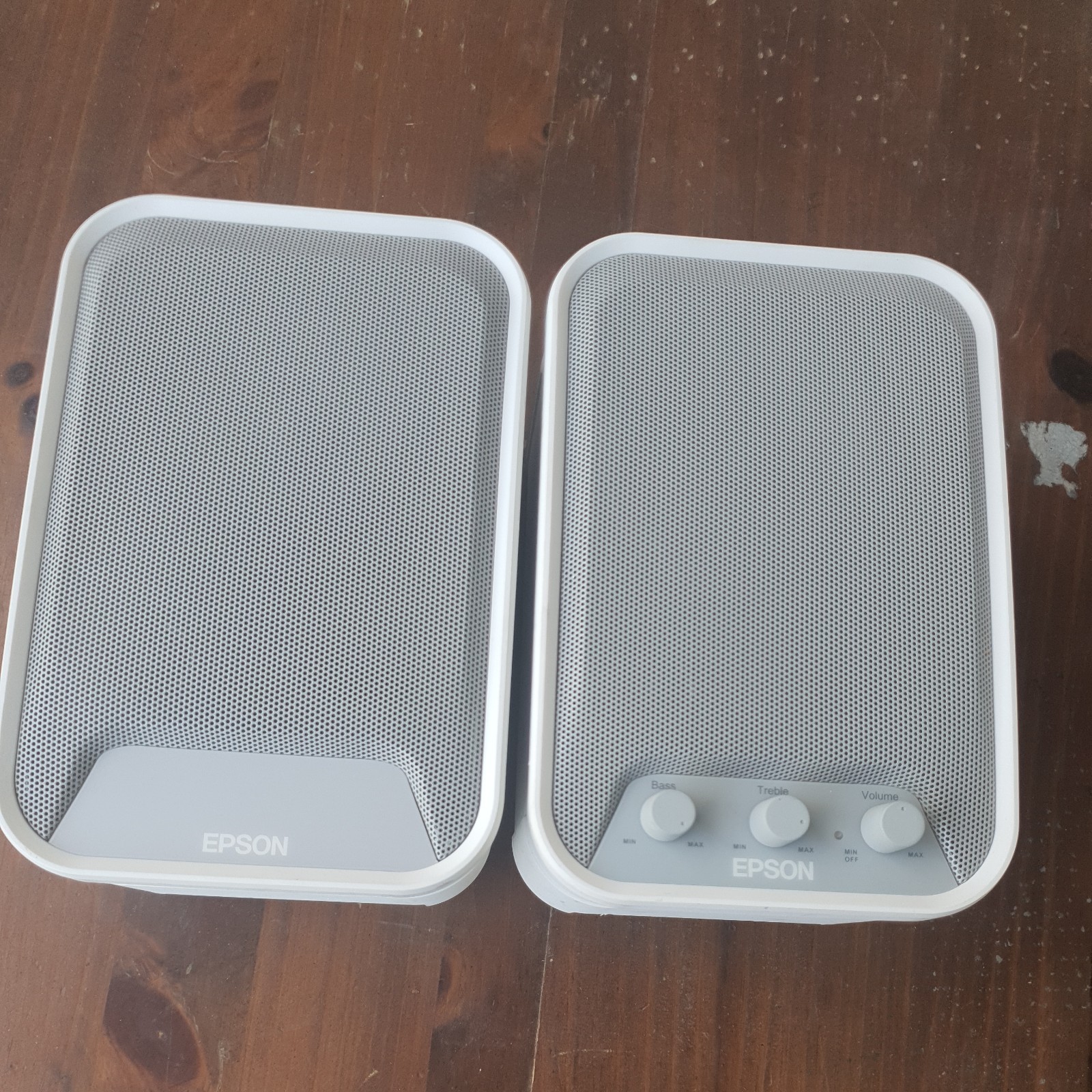 Epson ELPSP02 Active 2.0 Channel Wired Speakers White Bass Volume Control Epson ELPSP02 Active 2.0 Channel Wired Speakers White Bass Volume Control