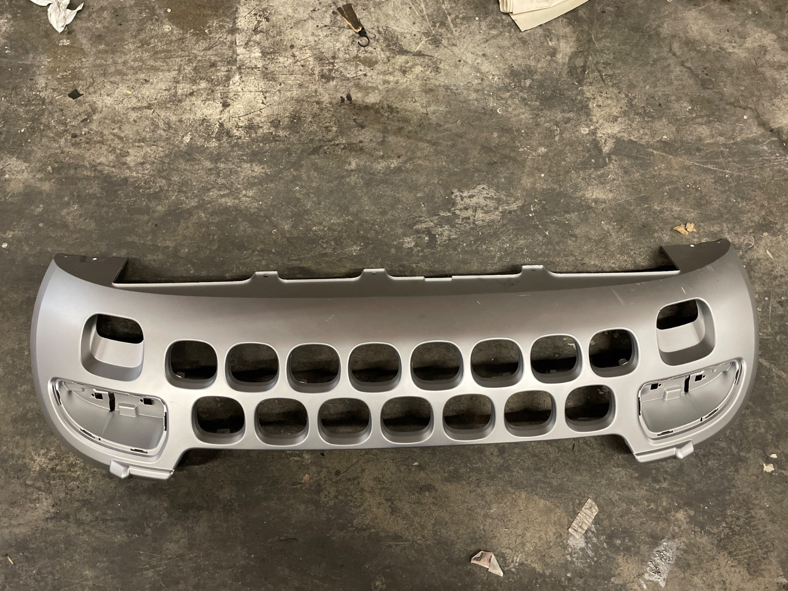 Genuine OEM Front Bumper For 2012 Fiat Panda Cross 735678097 / 51978420