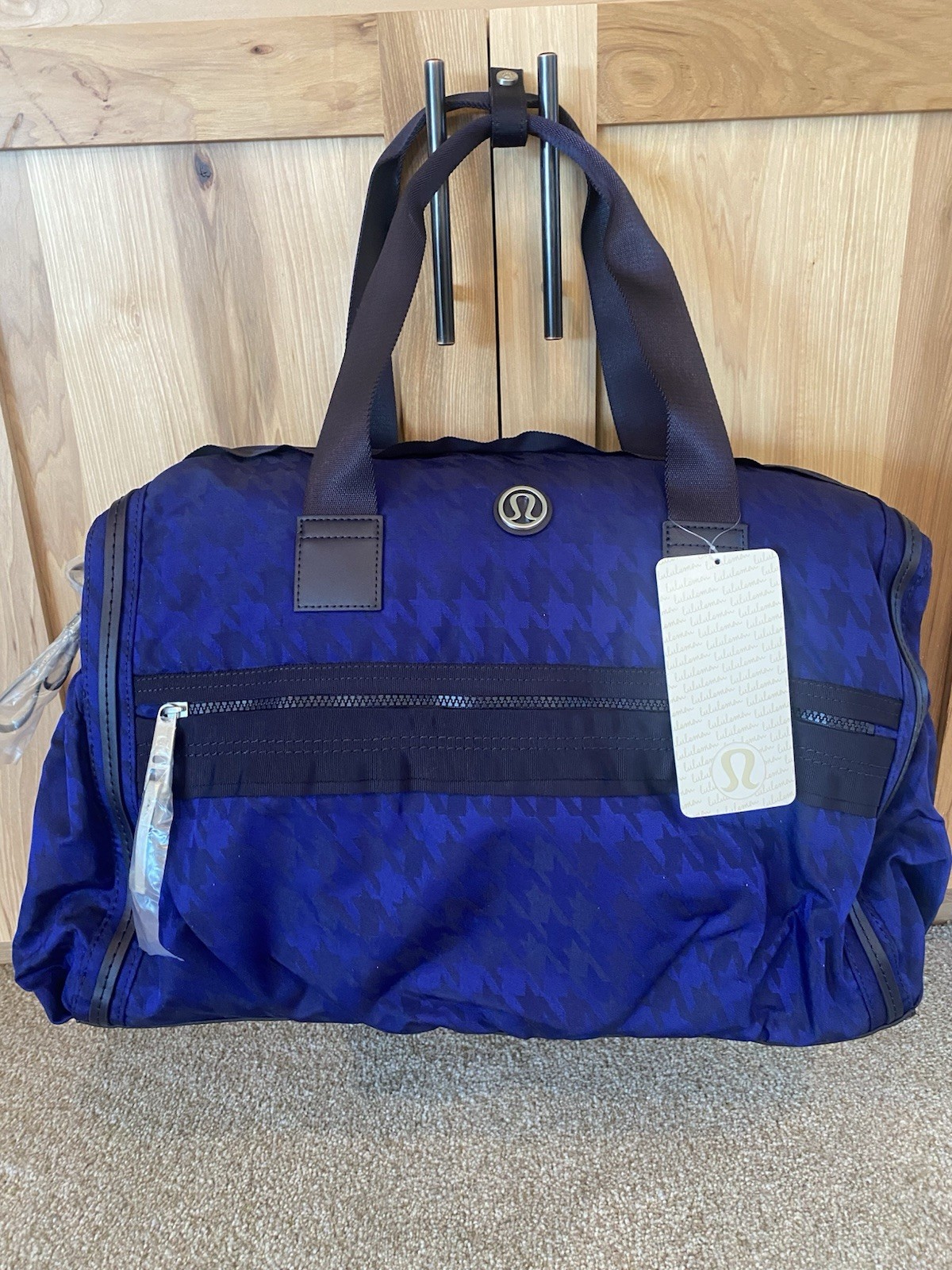 Lululemon Weekend Warrior Bag NWT Blue Black Houndstooth    Clo