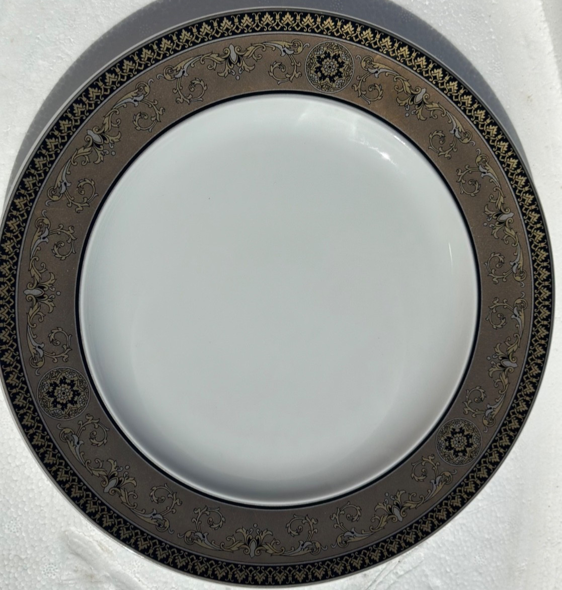 VERSACE Arcadia Salad Plate Gold 2003 Rosenthal New SALE VERSACE Arcadia Salad Plate Gold 2003 Rosenthal New SALE
