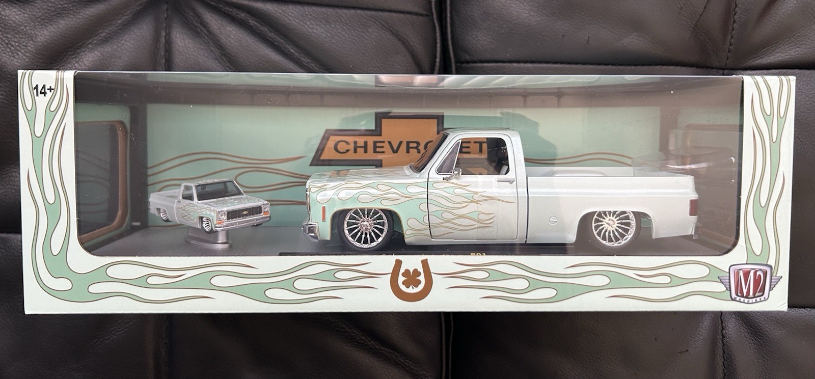 2026 M2 Machines 1973 Chevrolet Cheyenne Super 10 2 Pack 1/64 and 1/24 2026 M2 Machines 1973 Chevrolet Cheyenne Super 10 2 Pack 1/64 and 1/24