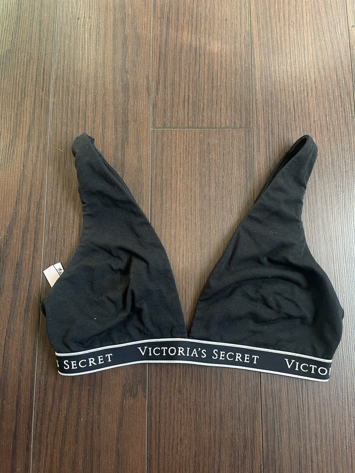 VICTORIA\'S SECRET PLUNGE BRALETTE VICTORIA\'S SECRET PLUNGE BRALETTE