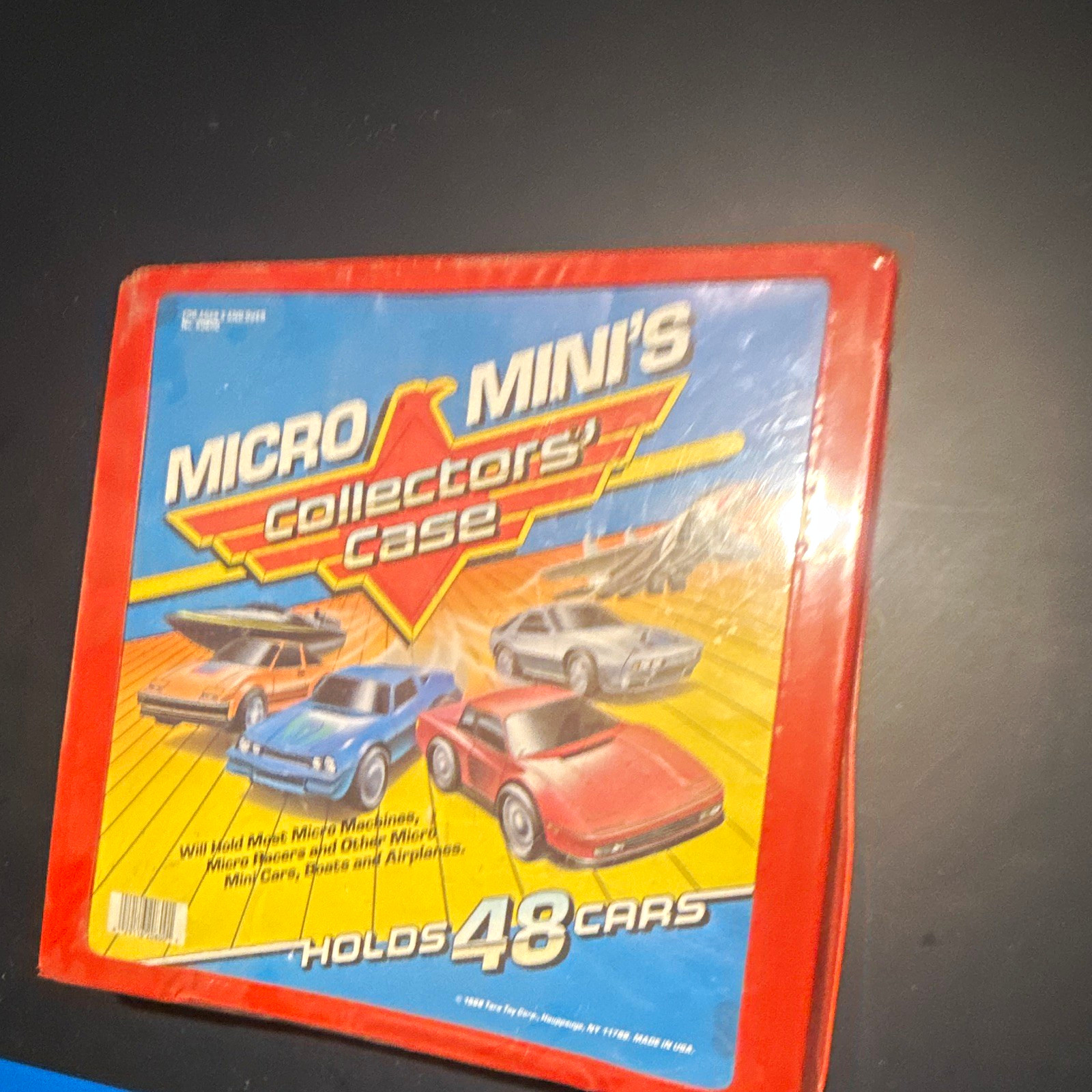 Micro Machines Micro Mini\'s Collector\'s Case 48-Car Carry Case 1:144 Red Micro Machines Micro Mini\'s Collector\'s Case 48-Car Carry Case 1:144 Red